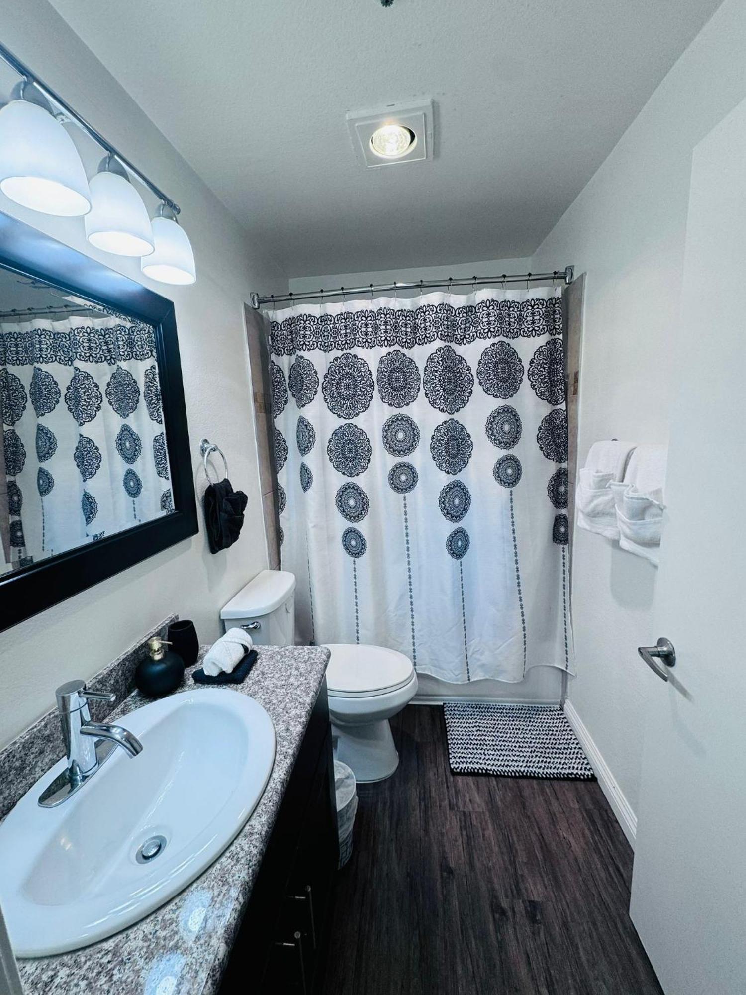 Amazing Universal Studios Loft Free Parking Los Angeles Luaran gambar